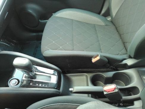 Used 2018 Nissan Kicks SV image 34