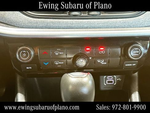 Used 2024 Jeep Compass Latitude AWD/4WD image 15