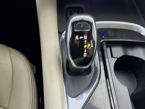 Used 2019 Buick Enclave Essence image 24