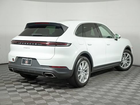 Certified 2024 Porsche Cayenne w/ Premium Package AWD/4WD image 7