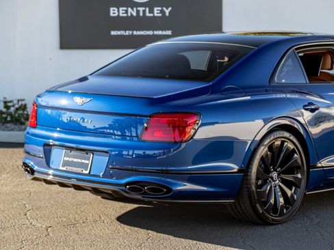 Certified 2023 Bentley Flying Spur V8 image 12