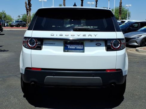 Used 2019 Land Rover Discovery Sport SE AWD/4WD image 4