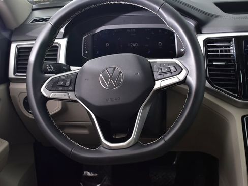 Used 2022 Volkswagen Atlas SE w/ Panoramic Sunroof Package image 18