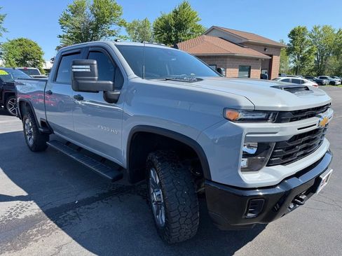 Used 2024 Chevrolet Silverado 2500 Custom w/ Custom Value Package AWD/4WD image 3