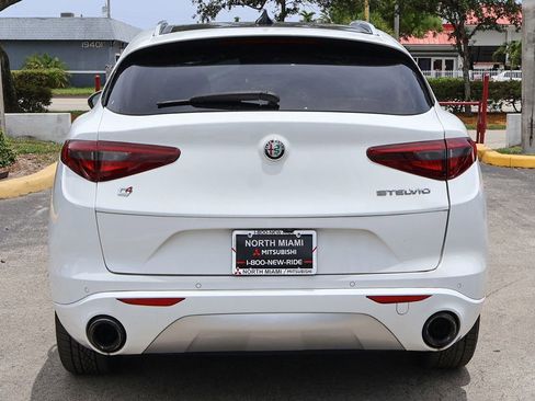Used 2021 Alfa Romeo Stelvio Ti w/ Premium Package AWD/4WD image 13
