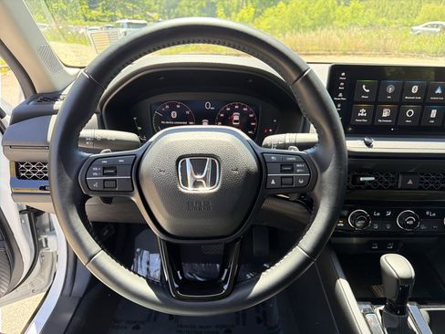 Used 2023 Honda Accord EX-L image 23