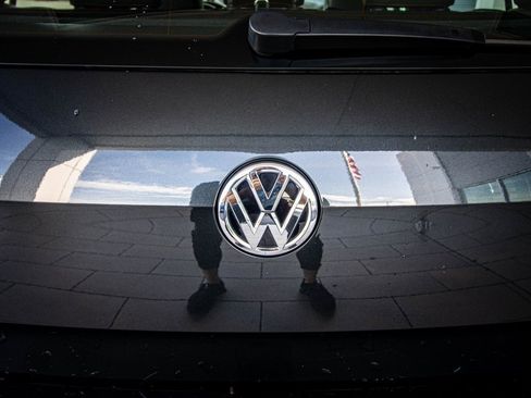 Used 2015 Volkswagen GTI Autobahn image 16