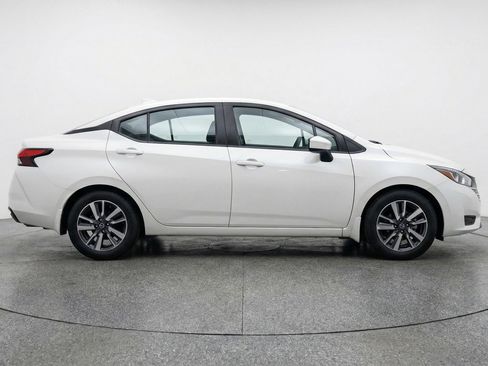 Used 2025 Nissan Versa SV FWD image 8