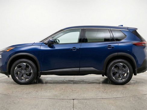 Used 2025 Nissan Rogue SV image 5