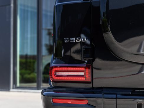 Used 2025 Mercedes-Benz G 580 w/ EQ Technology image 12