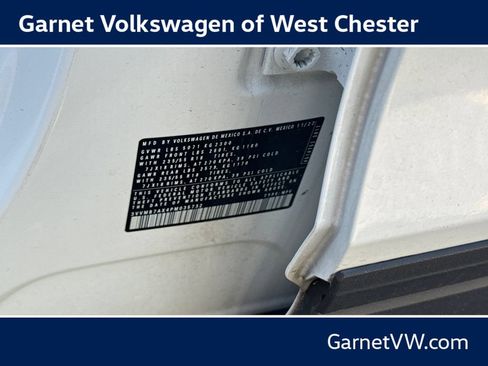 Used 2023 Volkswagen Tiguan SE w/ Panoramic Sunroof Package AWD/4WD image 2