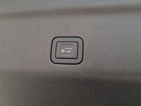 Used 2025 Chevrolet Tahoe Premier w/ Sun And Tow Package AWD/4WD image 30