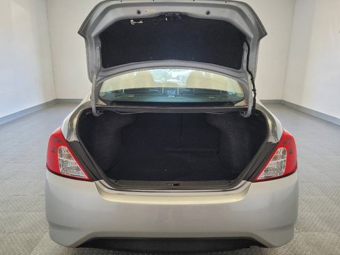 Used 2019 Nissan Versa SV FWD image 29