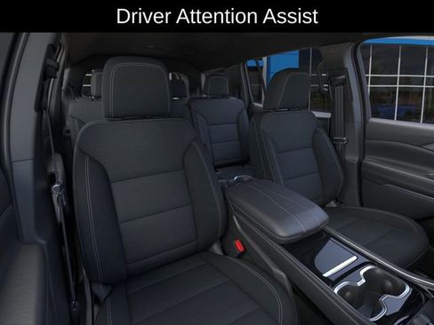 New 2025 Chevrolet Traverse LT w/ Enhanced Driving Package image 17