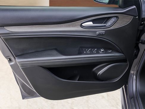 Used 2023 Alfa Romeo Stelvio Ti image 26