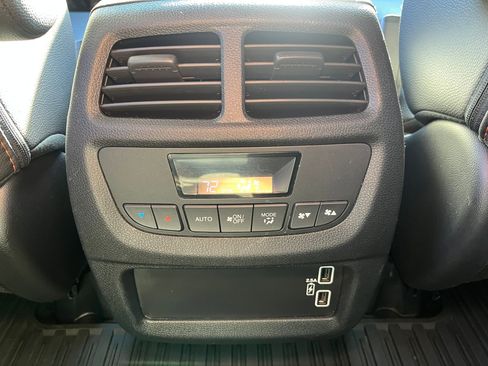 Used 2022 Honda Pilot TrailSport image 36