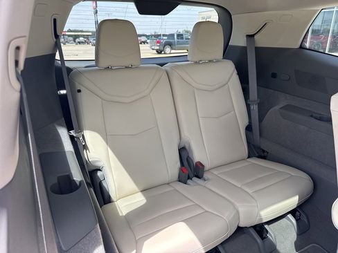 Used 2024 Cadillac XT6 Premium Luxury w/ Technology Package AWD/4WD image 29