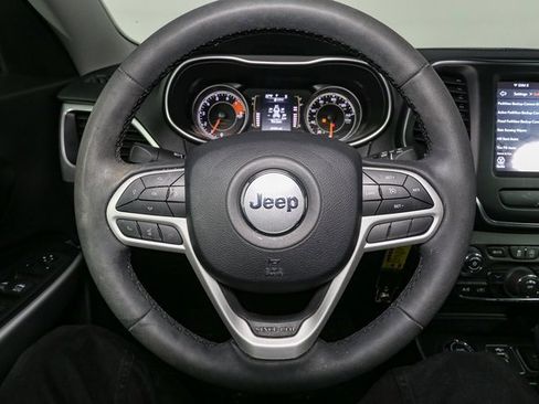 Used 2022 Jeep Cherokee Latitude w/ Sun & Sound Group image 30