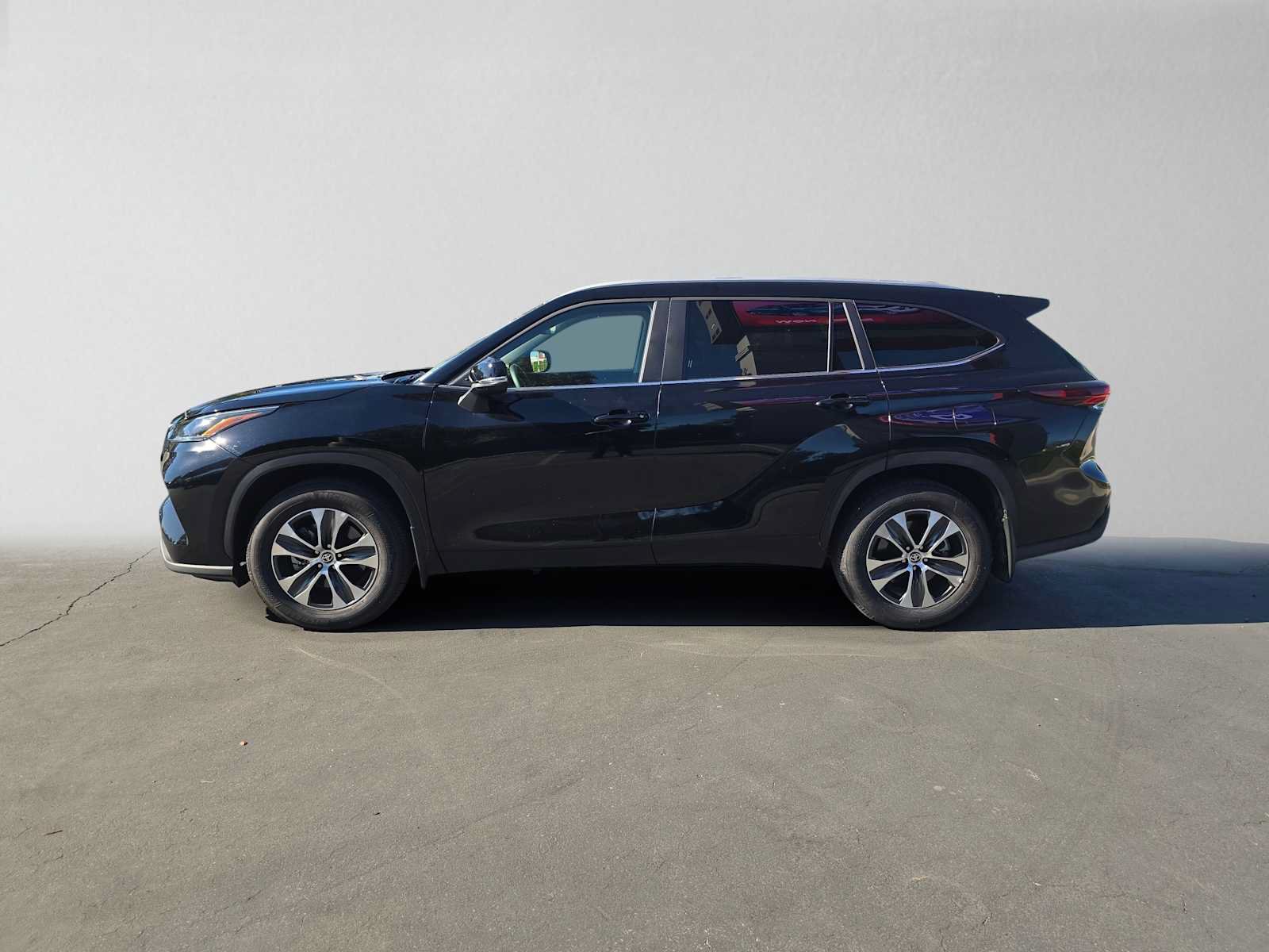 Certified 2026 Toyota Highlander XLE AWD/4WD image 6