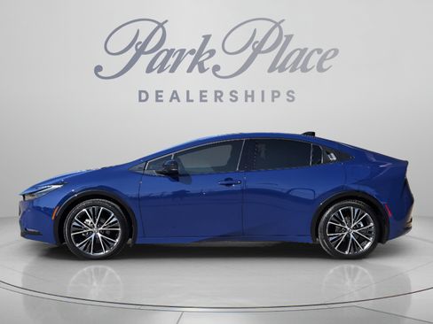 Used 2026 Toyota Prius XLE FWD image 2
