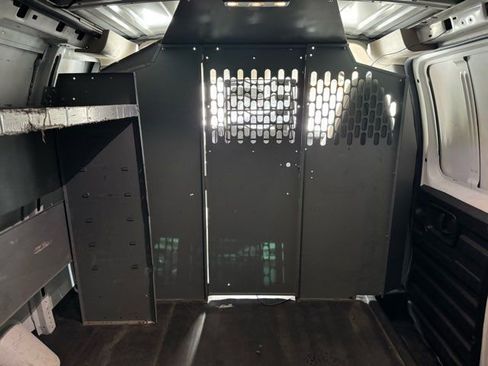 Used 2017 Chevrolet Express 2500 image 24