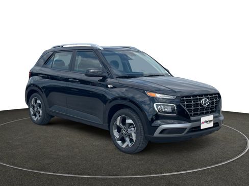 New 2025 Hyundai Venue SEL image 8