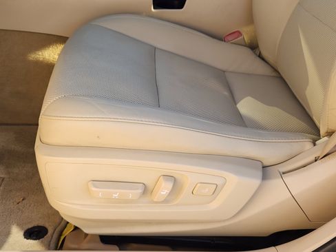 Used 2015 Lexus ES 300h image 25