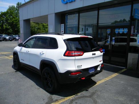 Used 2015 Jeep Cherokee Trailhawk w/ Comfort/Convenience Group image 8