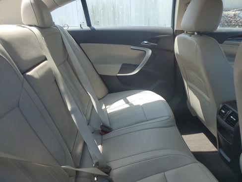 Used 2012 Buick Regal Leather FWD image 10