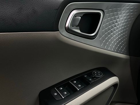 Used 2025 Kia Soul LX w/ LX Technology Package image 19