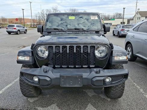 Used 2022 Jeep Gladiator Willys image 2