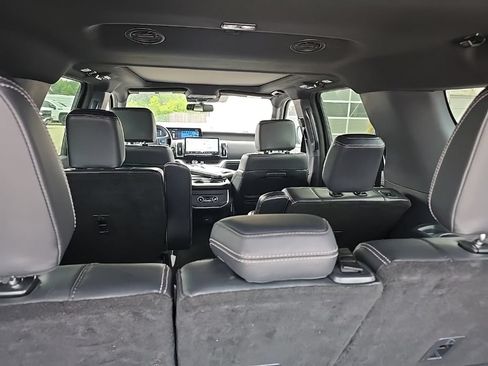 Used 2025 Ford Expedition Max Platinum w/ Stealth Appearance Package AWD/4WD image 10