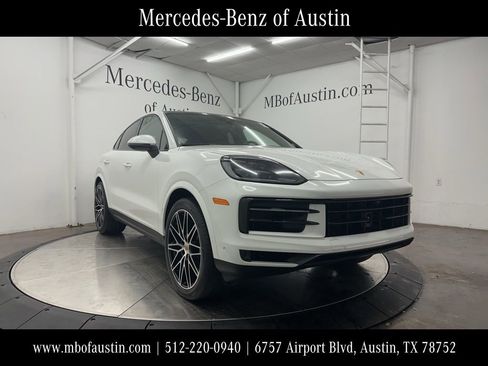 Used 2024 Porsche Cayenne Coupe image 1