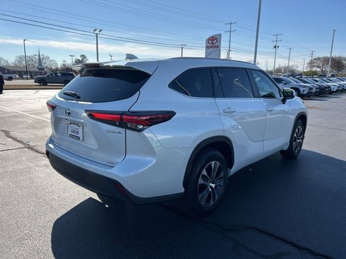 Used 2024 Toyota Highlander XLE image 21