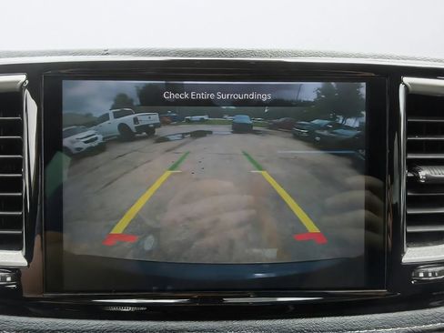 Used 2022 Chrysler Pacifica Touring-L FWD image 28