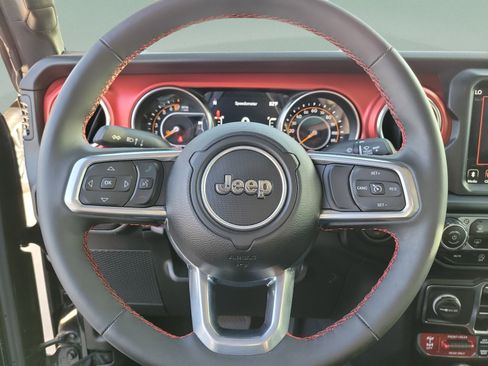 Used 2023 Jeep Gladiator Rubicon w/ LED Lighting Group AWD/4WD image 16