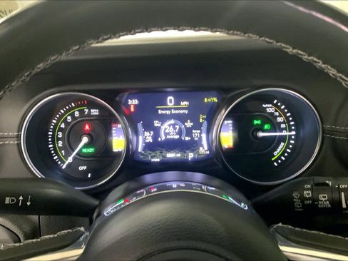 Used 2022 Jeep Wrangler Unlimited Sahara w/ Cold Weather Group AWD/4WD image 25
