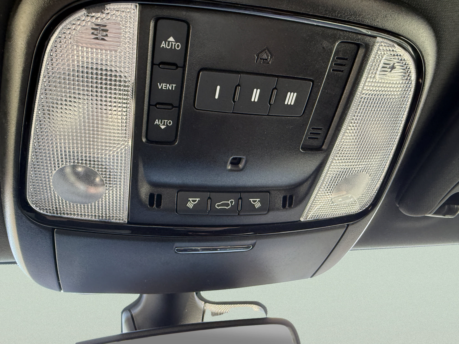 Used 2025 Dodge Durango R/T AWD/4WD image 32