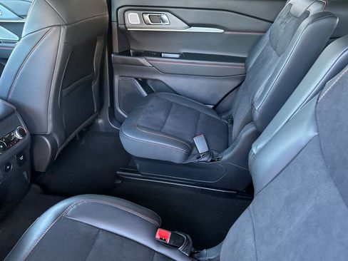 Used 2025 Ford Explorer ST image 12