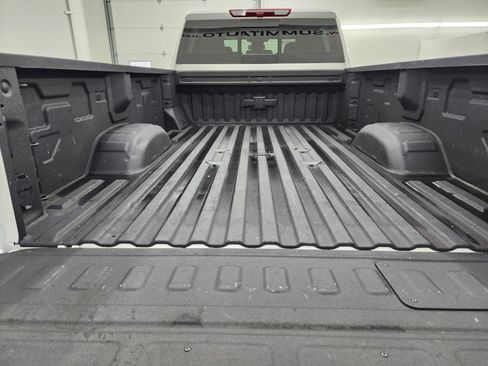 Used 2025 Chevrolet Silverado 3500 LT w/ All Star Edition image 32