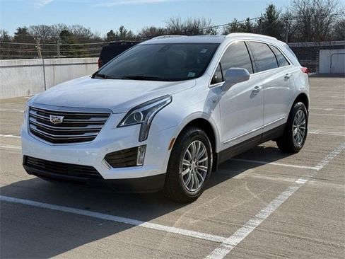Used 2017 Cadillac XT5 Luxury w/ Driver Awareness Package image 8