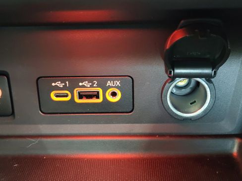 Used 2025 Nissan Sentra SV w/ All-Weather Package FWD image 22