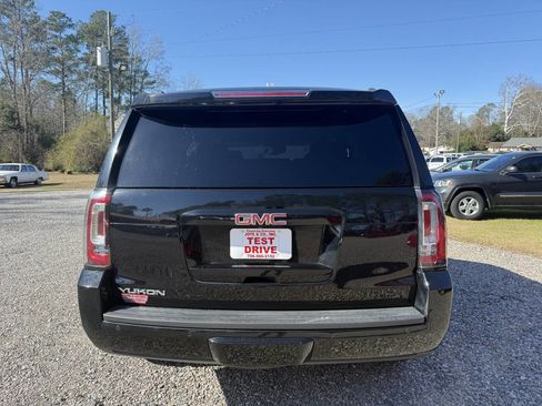Used 2017 GMC Yukon SLT image 4