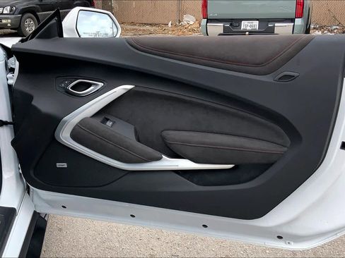 Used 2022 Chevrolet Camaro ZL1 image 38