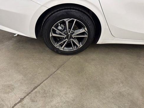 Used 2023 Kia Forte LXS w/ LXS Technology Package image 17