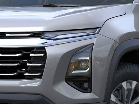 New 2026 Chevrolet Equinox LT w/ Safety and Technology Package FWD image 10
