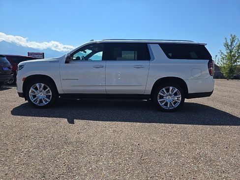 Used 2023 Chevrolet Suburban High Country w/ Premium Package 2 image 4