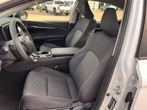 Used 2025 Toyota Camry LE image 23