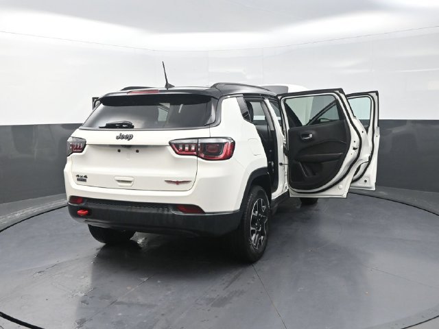 Used 2020 Jeep Compass Trailhawk AWD/4WD image 44