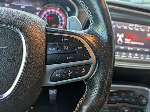 Used 2019 Dodge Challenger SRT Hellcat image 27